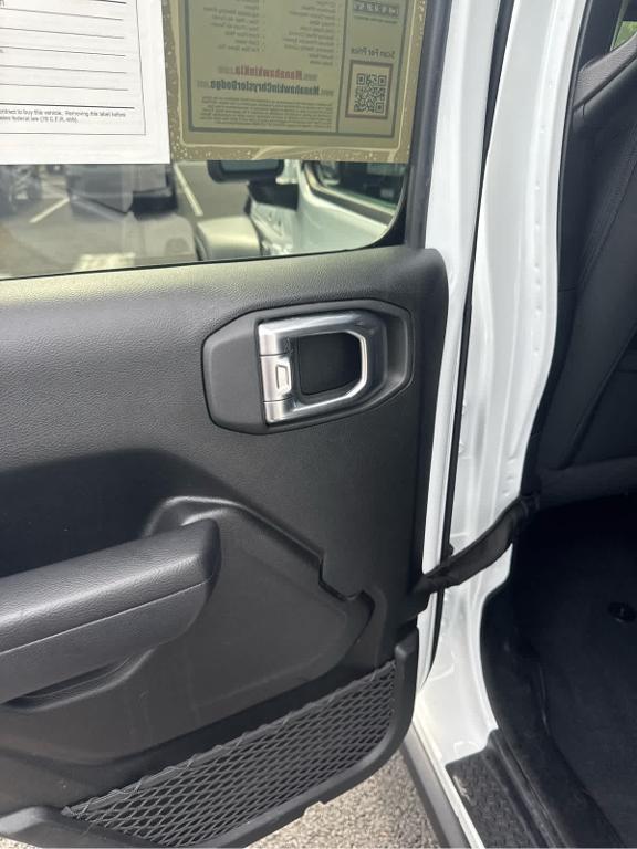 used 2022 Jeep Wrangler Unlimited car, priced at $33,972