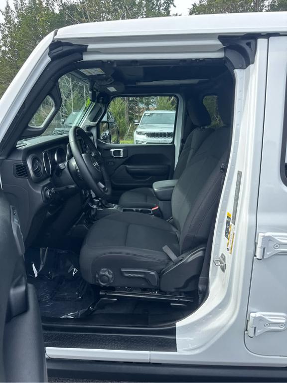 used 2022 Jeep Wrangler Unlimited car, priced at $33,972
