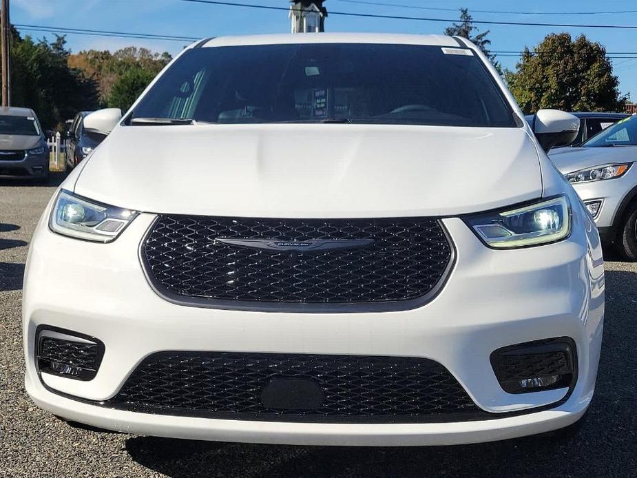 new 2023 Chrysler Pacifica Hybrid car, priced at $53,985