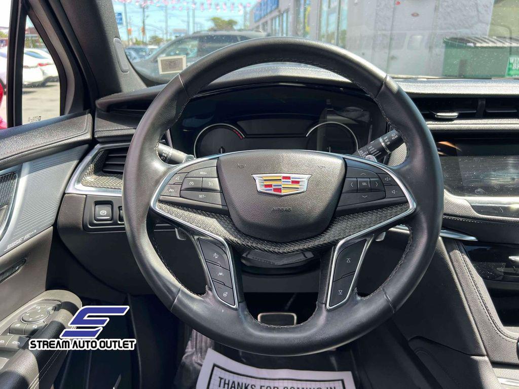 used 2022 Cadillac XT5 car, priced at $38,485
