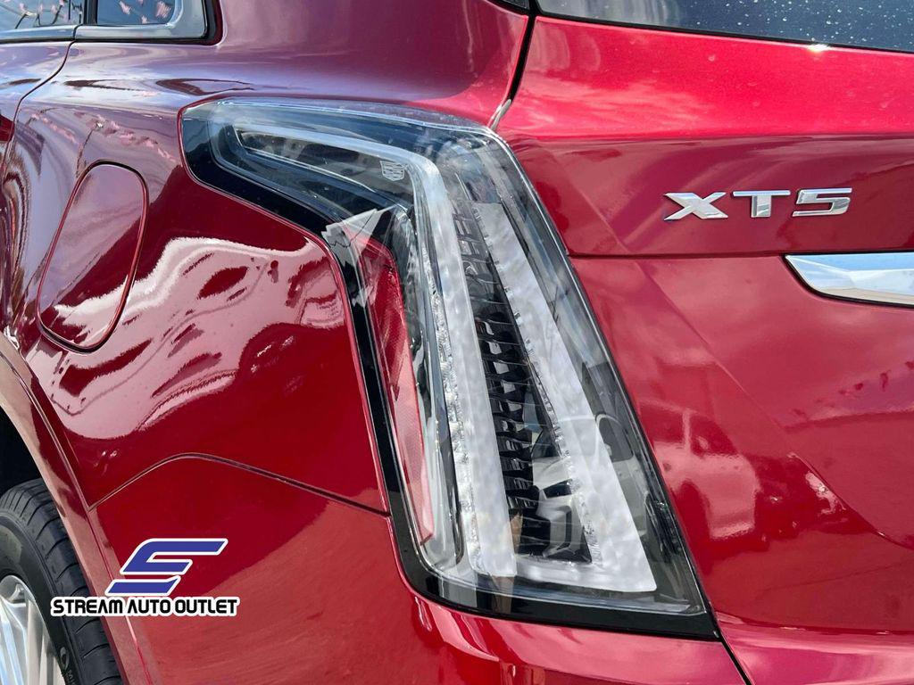 used 2022 Cadillac XT5 car, priced at $38,485