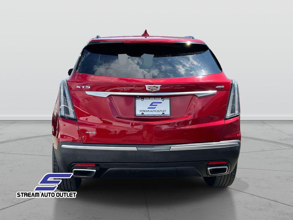 used 2022 Cadillac XT5 car, priced at $38,485