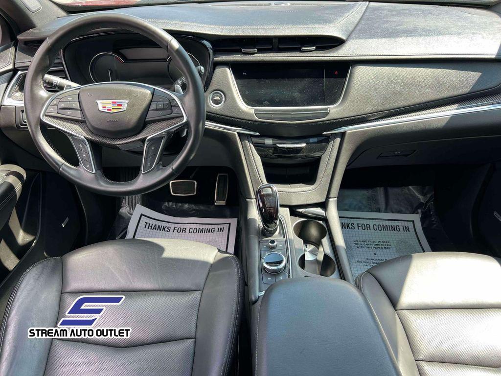 used 2022 Cadillac XT5 car, priced at $38,485