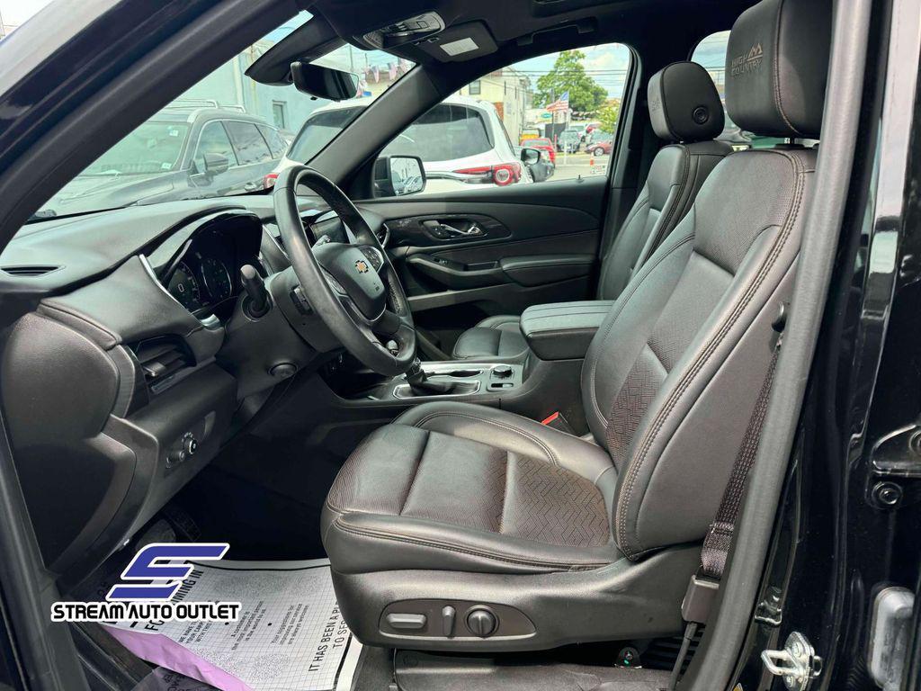 used 2023 Chevrolet Traverse car, priced at $40,985