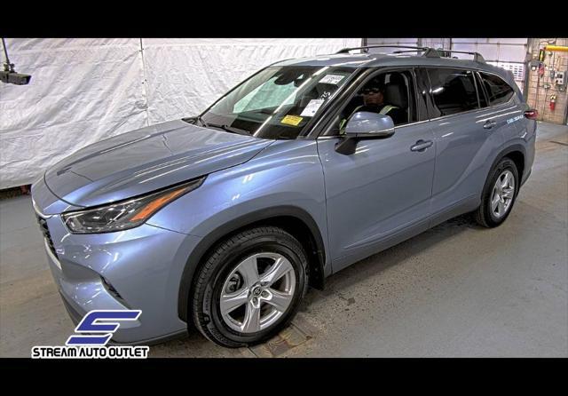used 2022 Toyota Highlander car, priced at $29,490