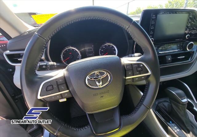 used 2022 Toyota Highlander car, priced at $29,490
