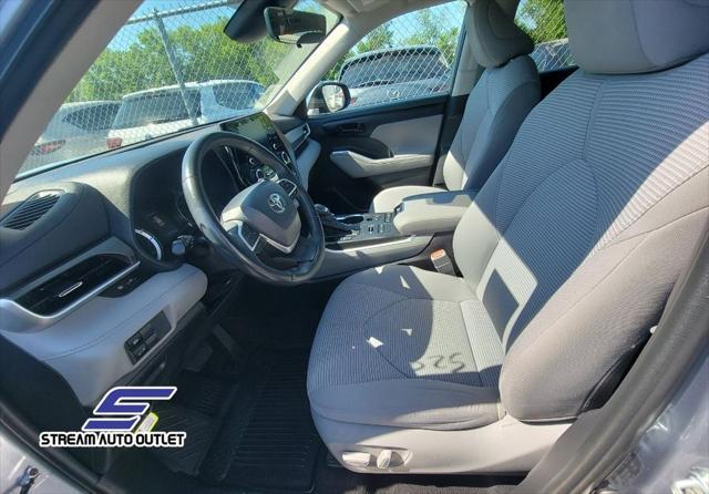 used 2022 Toyota Highlander car, priced at $29,490