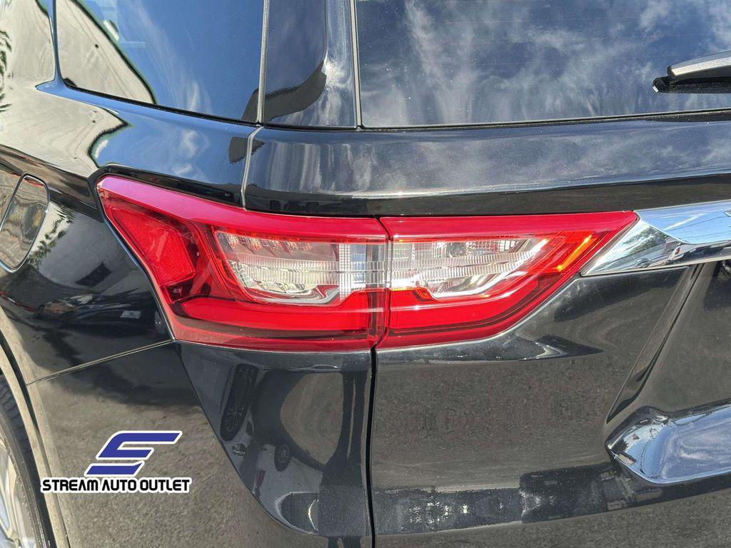 used 2018 Chevrolet Traverse car, priced at $23,485