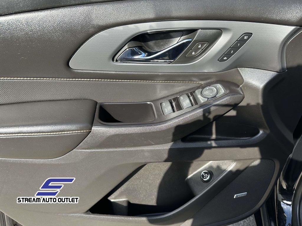used 2018 Chevrolet Traverse car, priced at $23,485