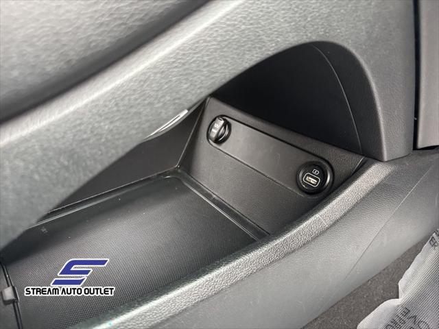 used 2022 Hyundai Santa Fe car, priced at $19,990