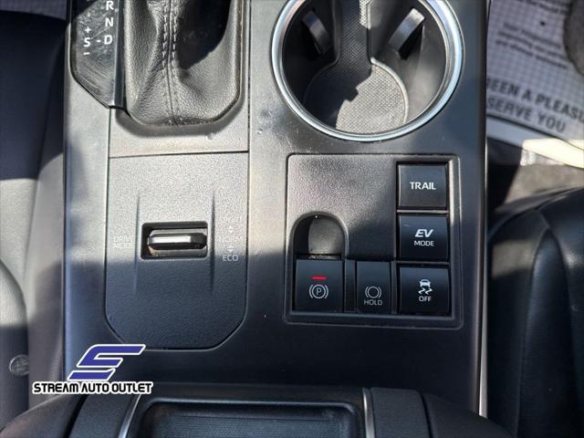 used 2023 Toyota Highlander Hybrid car, priced at $39,990