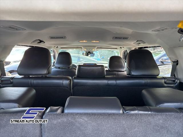 used 2023 Toyota Highlander Hybrid car, priced at $39,990