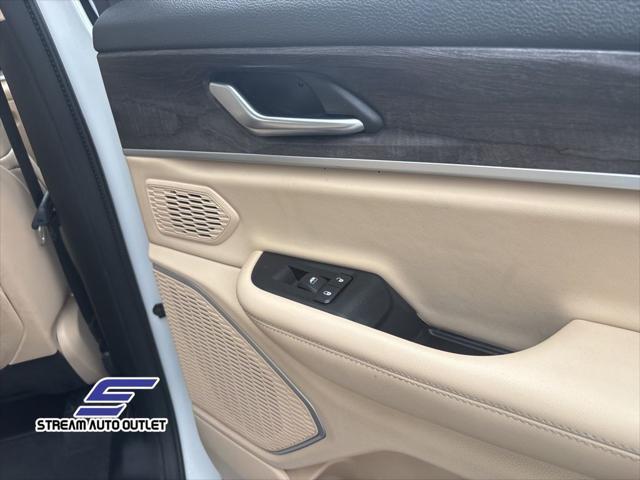 used 2022 Jeep Grand Cherokee car, priced at $31,990