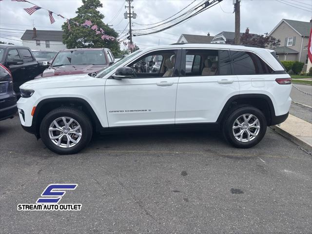 used 2022 Jeep Grand Cherokee car, priced at $31,990