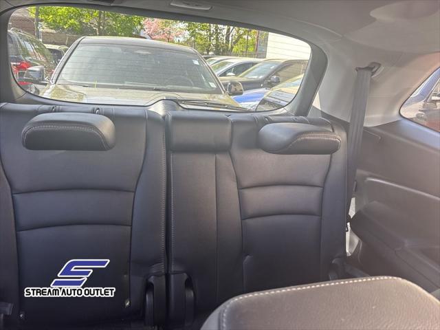 used 2022 Honda Pilot car, priced at $30,990