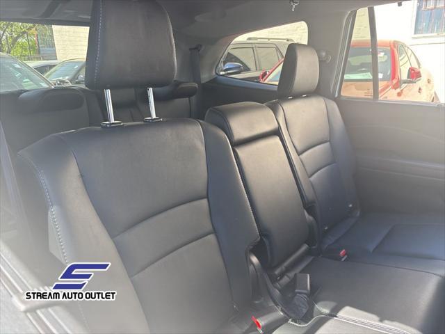 used 2022 Honda Pilot car, priced at $30,990