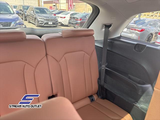 used 2024 Audi Q7 car, priced at $40,990
