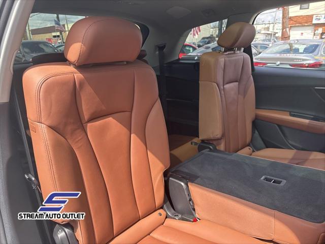 used 2024 Audi Q7 car, priced at $40,990