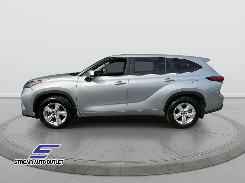 used 2023 Toyota Highlander car, priced at $35,485