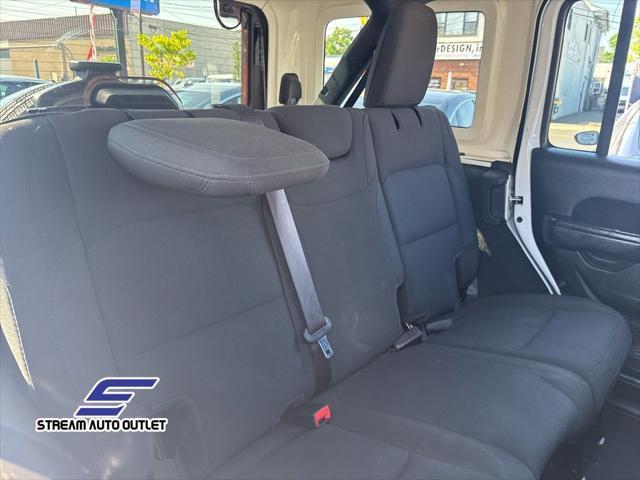 used 2022 Jeep Wrangler Unlimited car, priced at $29,990