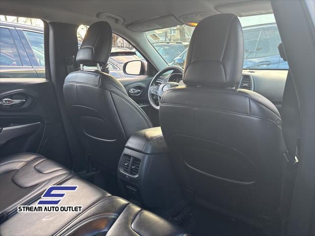 used 2019 Jeep Cherokee car, priced at $14,990