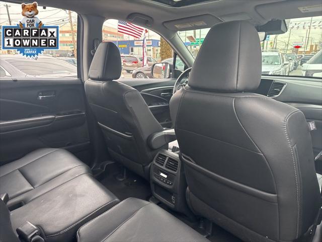 used 2022 Honda Pilot car, priced at $26,990