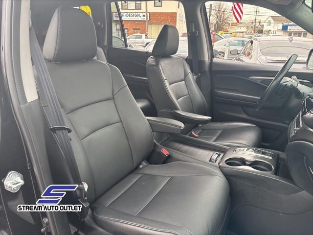 used 2022 Honda Pilot car, priced at $27,990