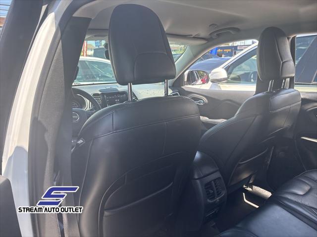 used 2019 Jeep Cherokee car, priced at $17,990