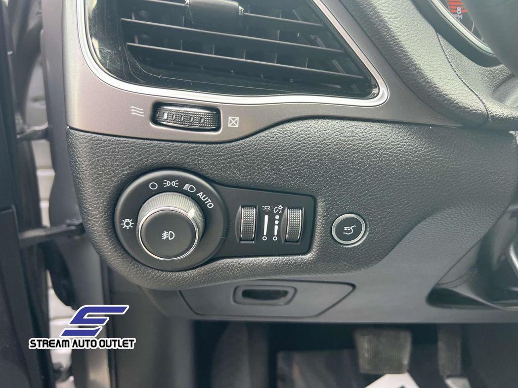 used 2022 Jeep Cherokee car, priced at $27,485