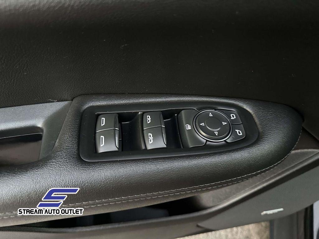 used 2023 Cadillac XT5 car, priced at $33,485