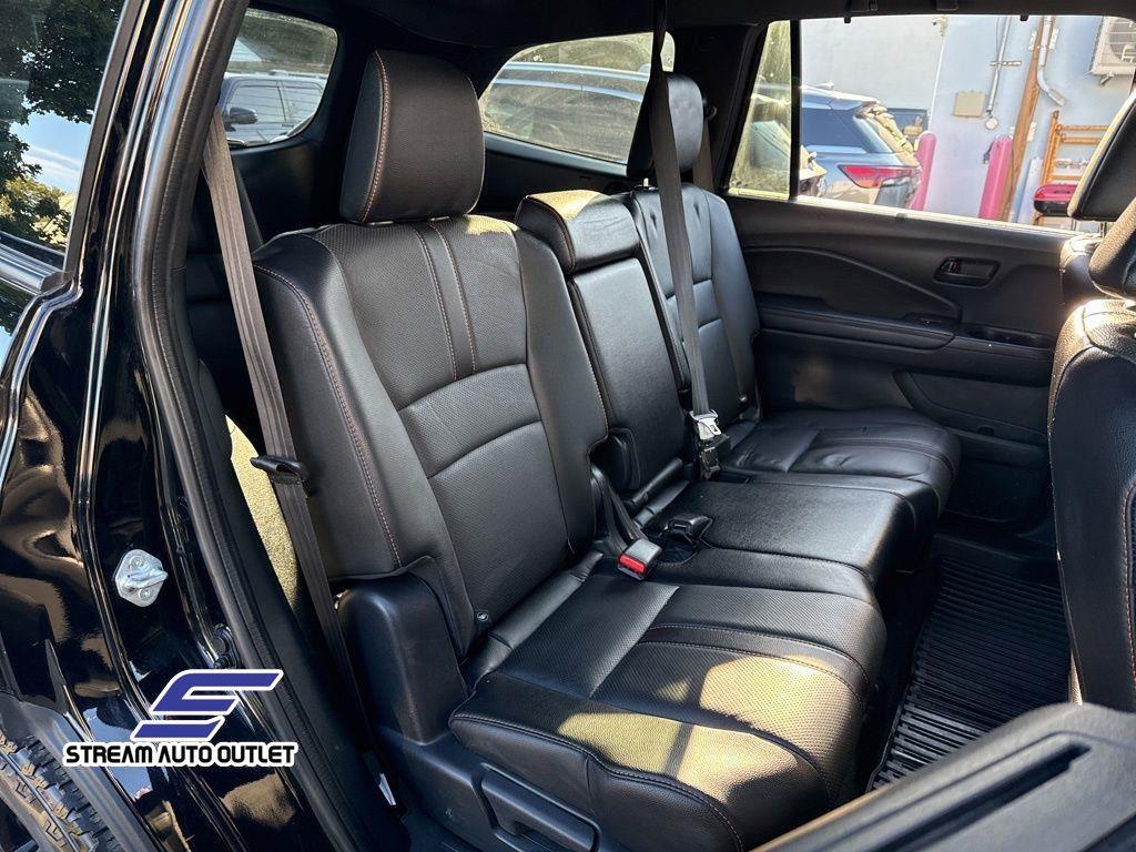 used 2022 Honda Pilot car, priced at $36,985