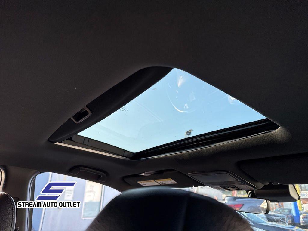 used 2022 Honda Pilot car, priced at $36,985