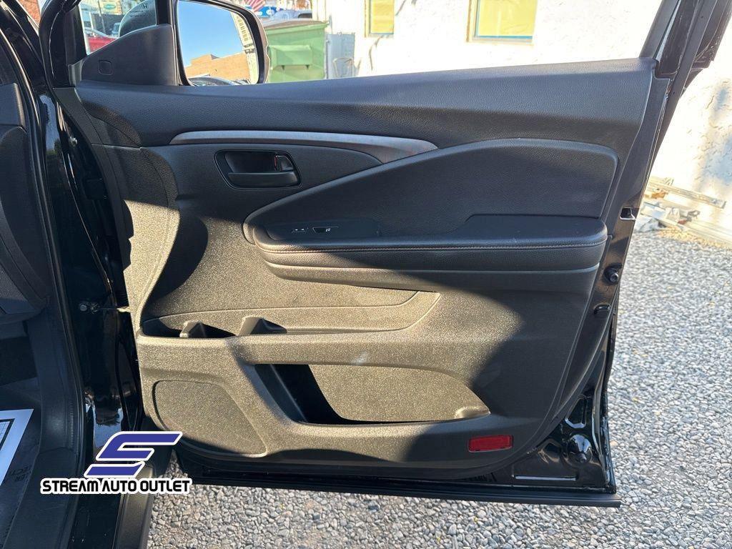 used 2022 Honda Pilot car, priced at $36,985