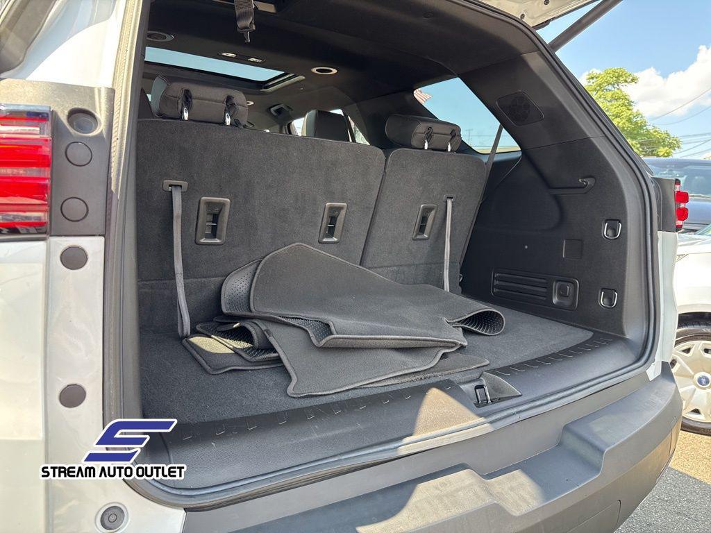 used 2023 Chevrolet Traverse car, priced at $34,490