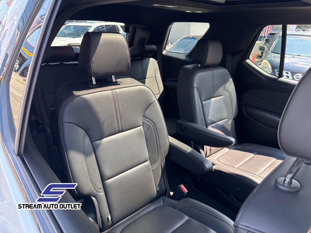 used 2023 Chevrolet Traverse car, priced at $34,490