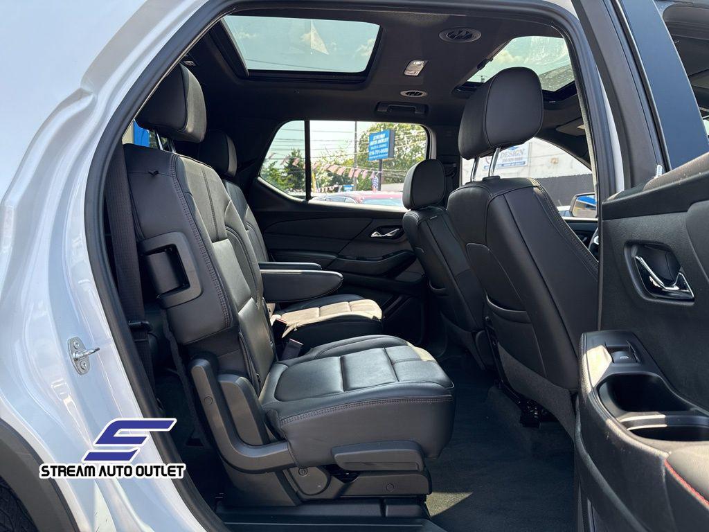 used 2023 Chevrolet Traverse car, priced at $34,490