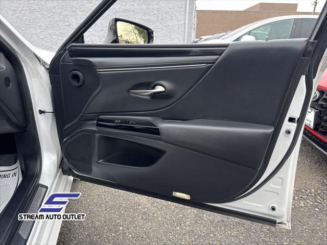 used 2022 Lexus ES 350 car, priced at $29,990