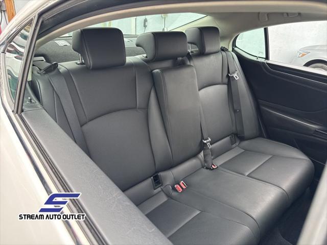 used 2022 Lexus ES 350 car, priced at $29,990