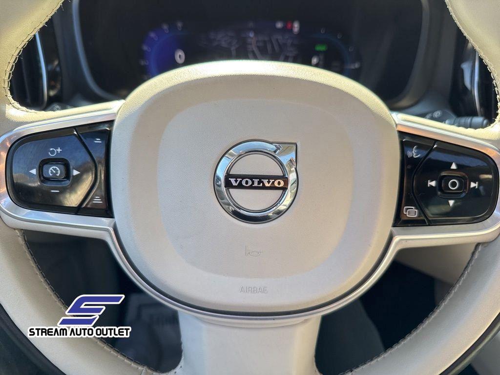 used 2023 Volvo XC60 Recharge Plug-In Hybrid car, priced at $42,985