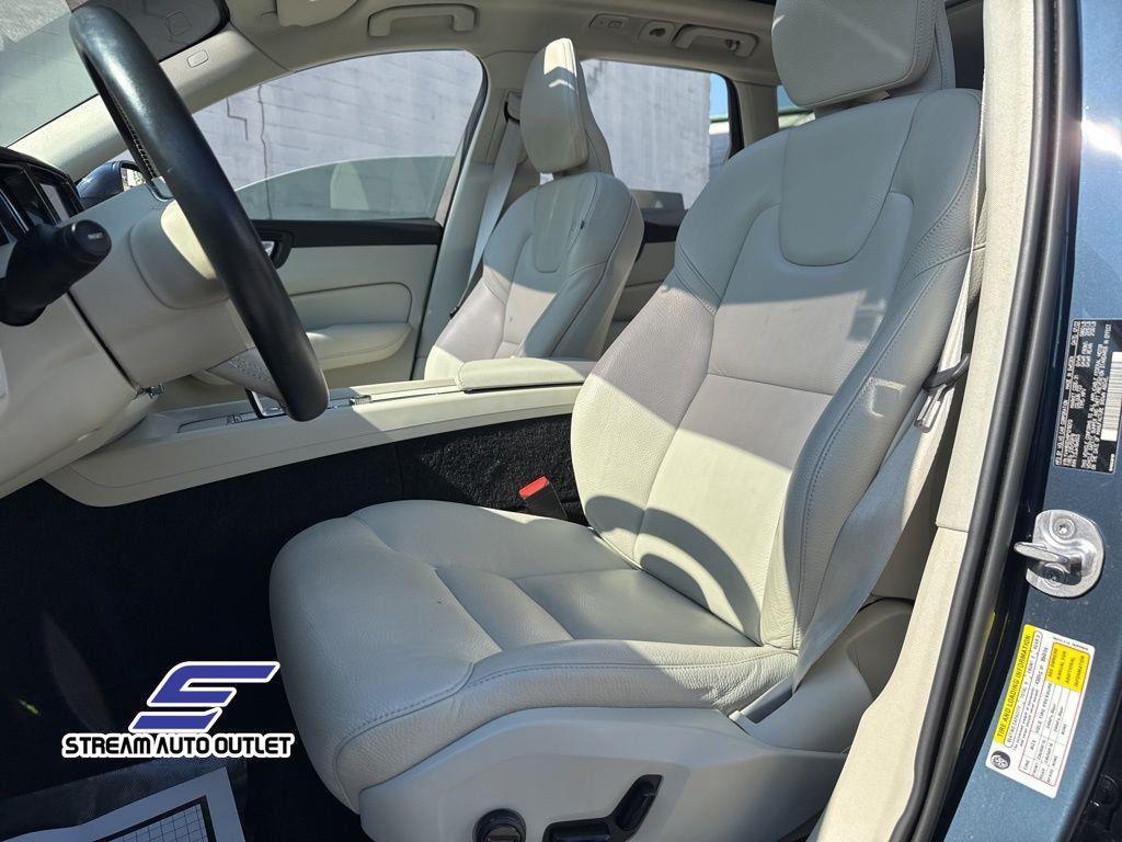 used 2023 Volvo XC60 Recharge Plug-In Hybrid car, priced at $42,985