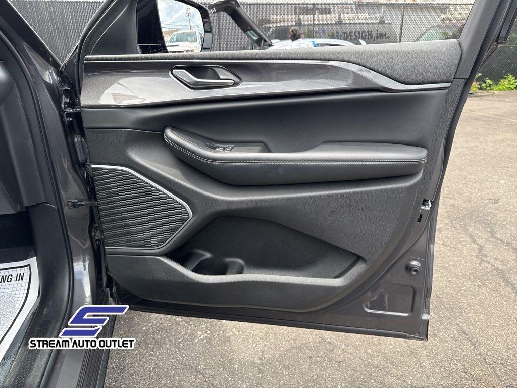 used 2023 Jeep Grand Cherokee car, priced at $36,985