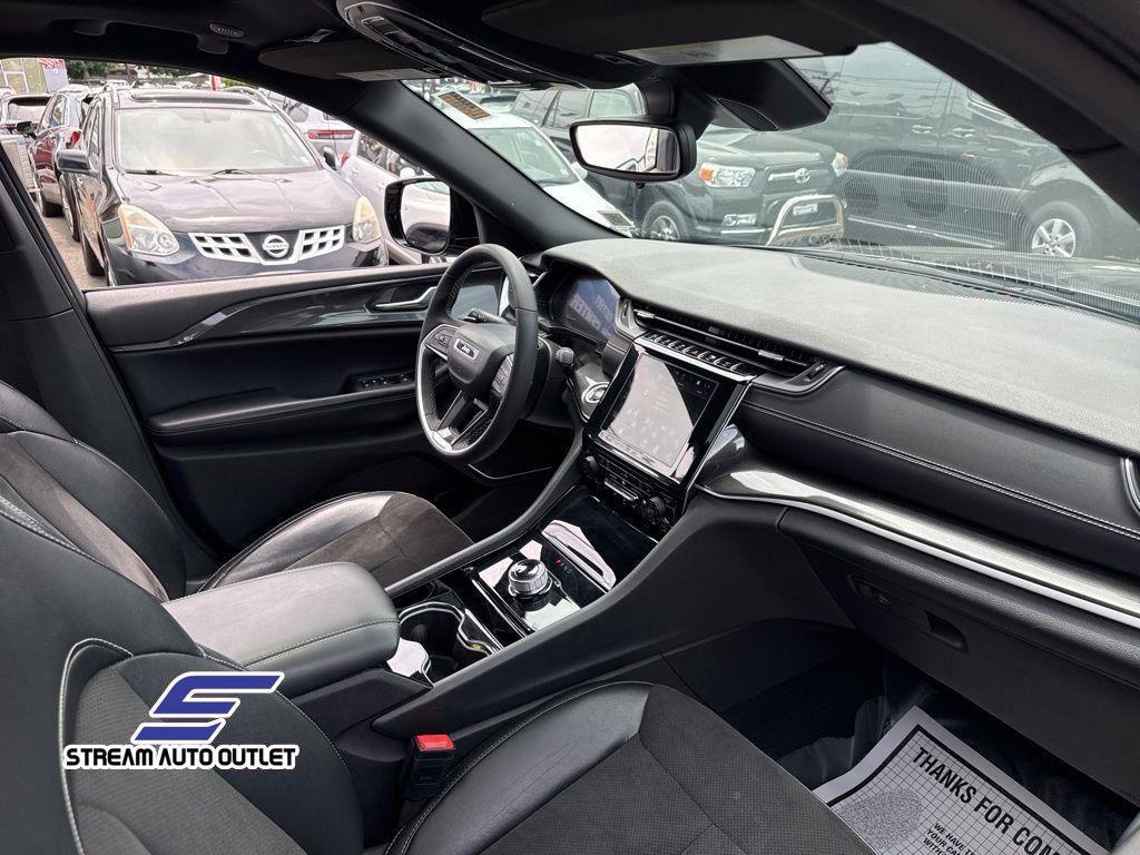 used 2023 Jeep Grand Cherokee car, priced at $36,985