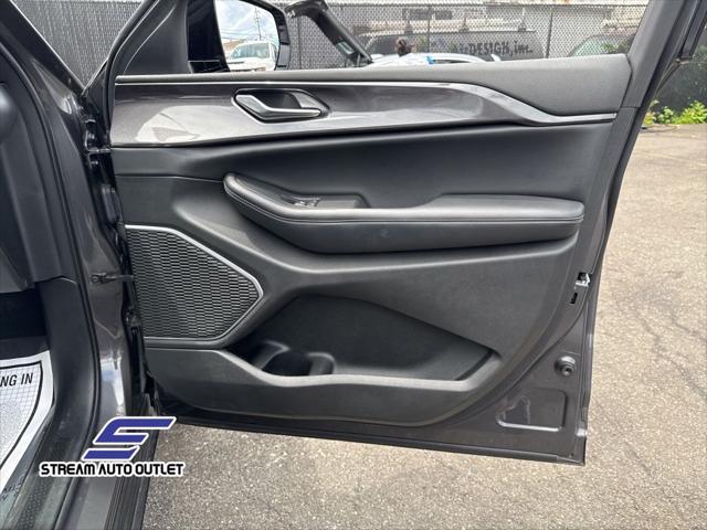used 2023 Jeep Grand Cherokee car, priced at $33,490