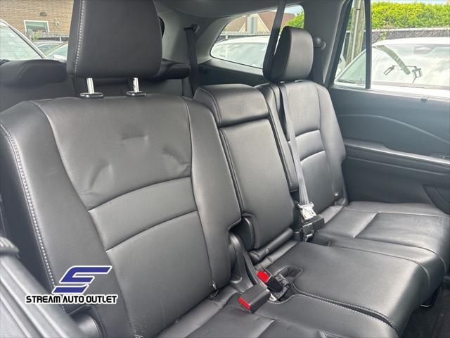 used 2022 Honda Pilot car, priced at $30,490