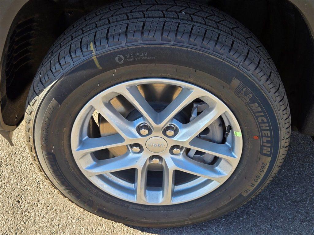 new 2025 Jeep Grand Cherokee L car, priced at $31,975