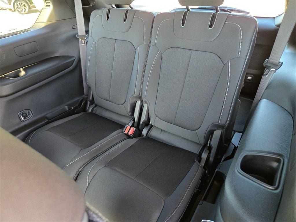 new 2025 Jeep Grand Cherokee L car, priced at $31,975