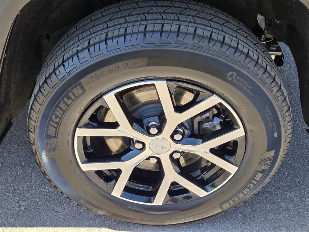 used 2024 Jeep Grand Cherokee L car, priced at $33,950