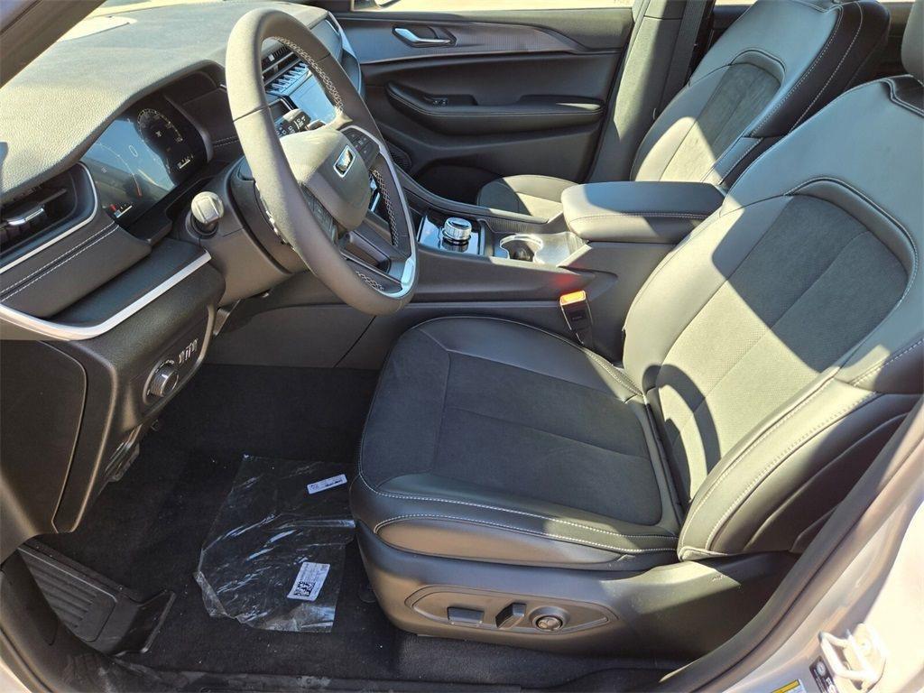 new 2025 Jeep Grand Cherokee L car, priced at $41,230