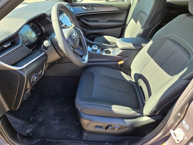new 2025 Jeep Grand Cherokee car, priced at $33,775