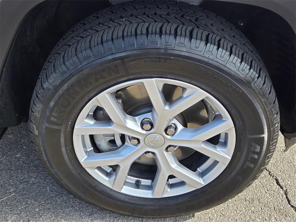 used 2021 Jeep Grand Cherokee L car, priced at $28,588